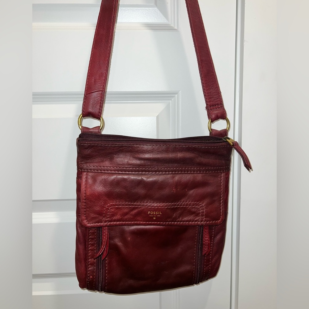 Women’s Fossil Burgundy/Wine Red Leather Square Crossbody